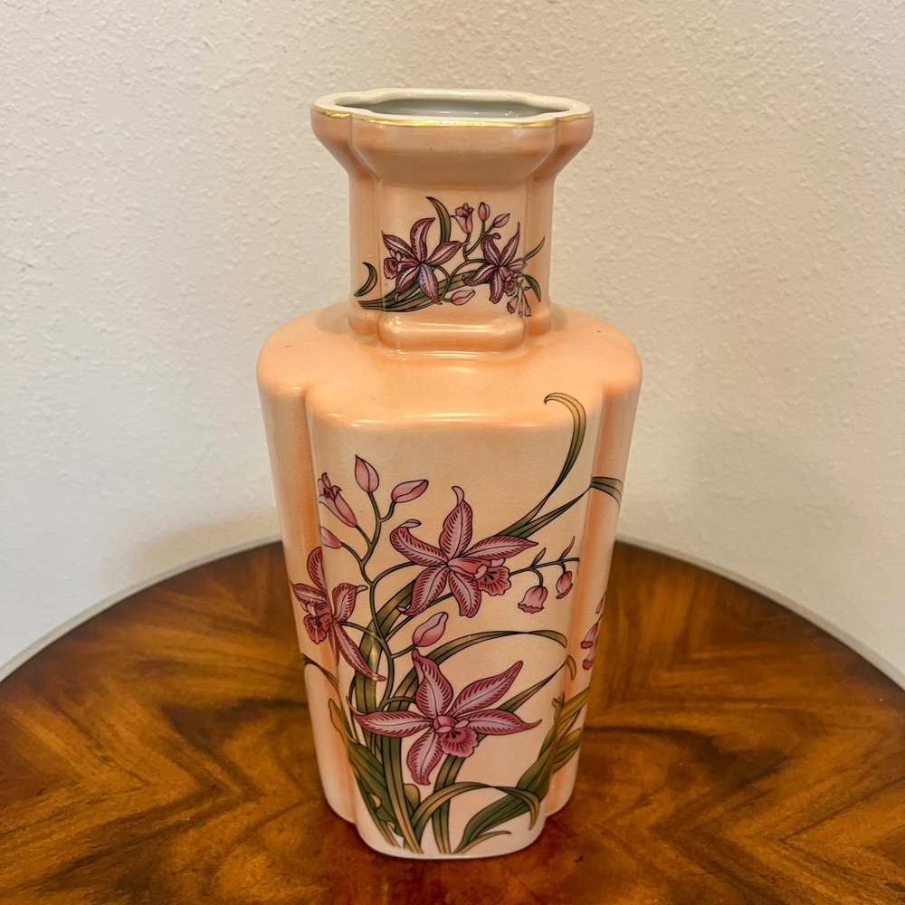 Elegant Asian Floral Ceramic Vase 13 Inches in excellent condition